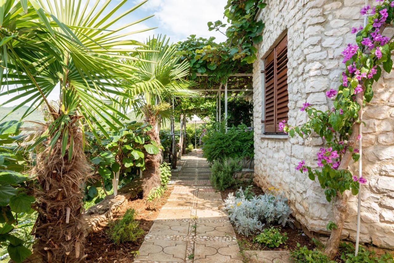 Apartments Mandica Rabac Exterior foto