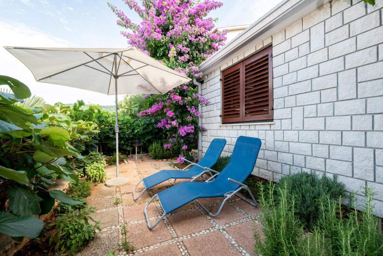 Apartments Mandica Rabac Exterior foto