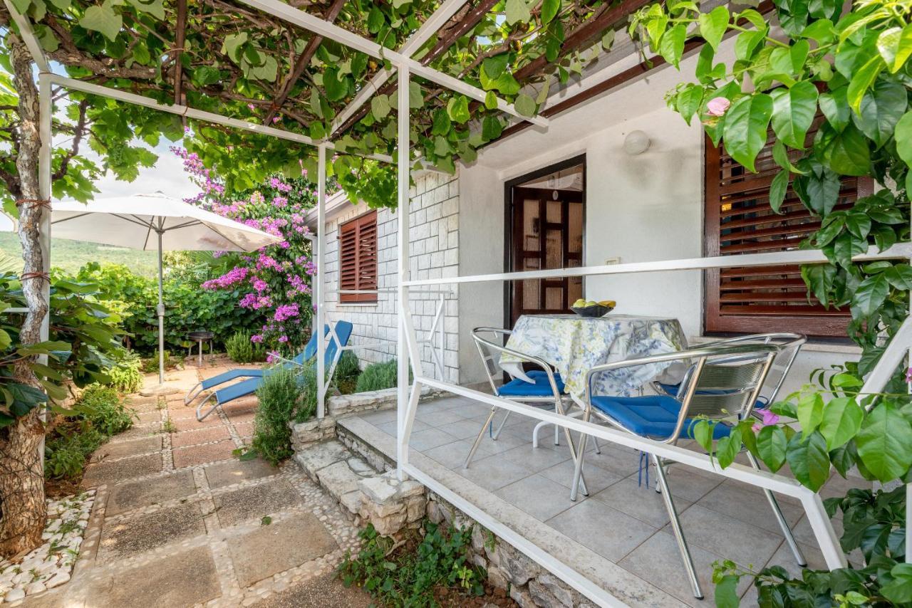 Apartments Mandica Rabac Exterior foto