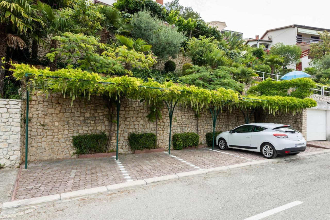 Apartments Mandica Rabac Exterior foto